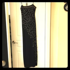 Embroiderd floor-length gown with built in bra